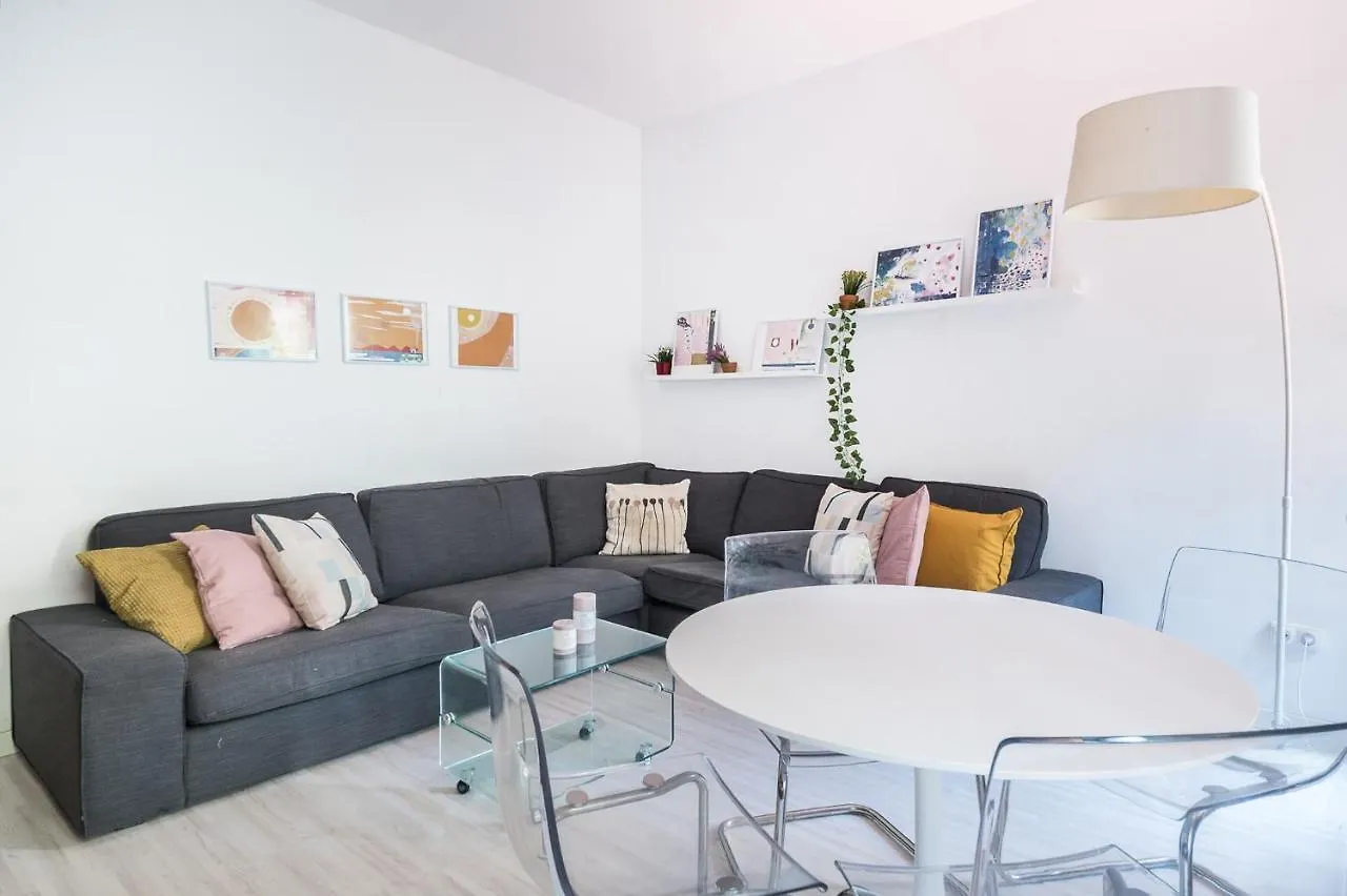 Spacious 3 Bed Apt In The Heart Of Sant Antoni Барселона Испания