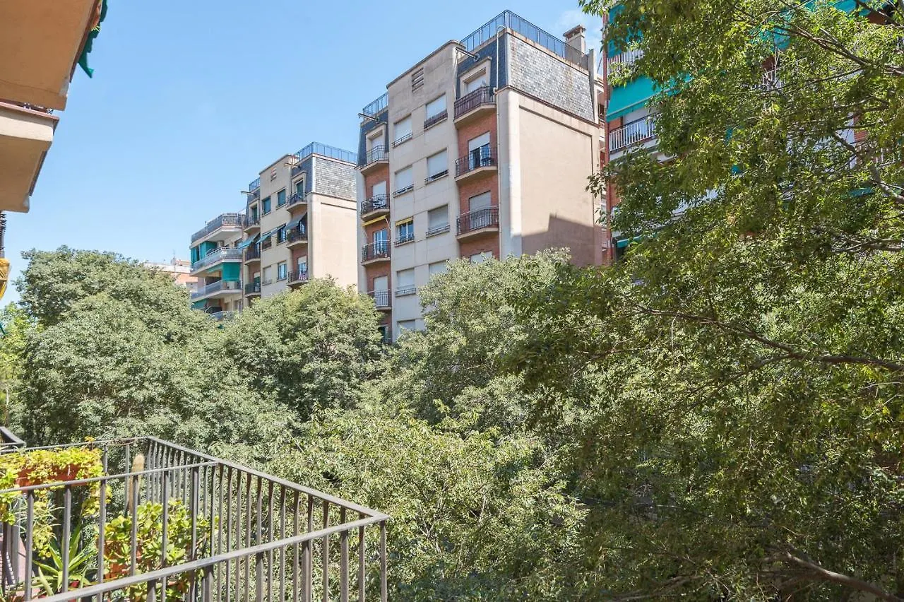 Spacious 3 Bed Apt In The Heart Of Sant Antoni Barcelona Apartment