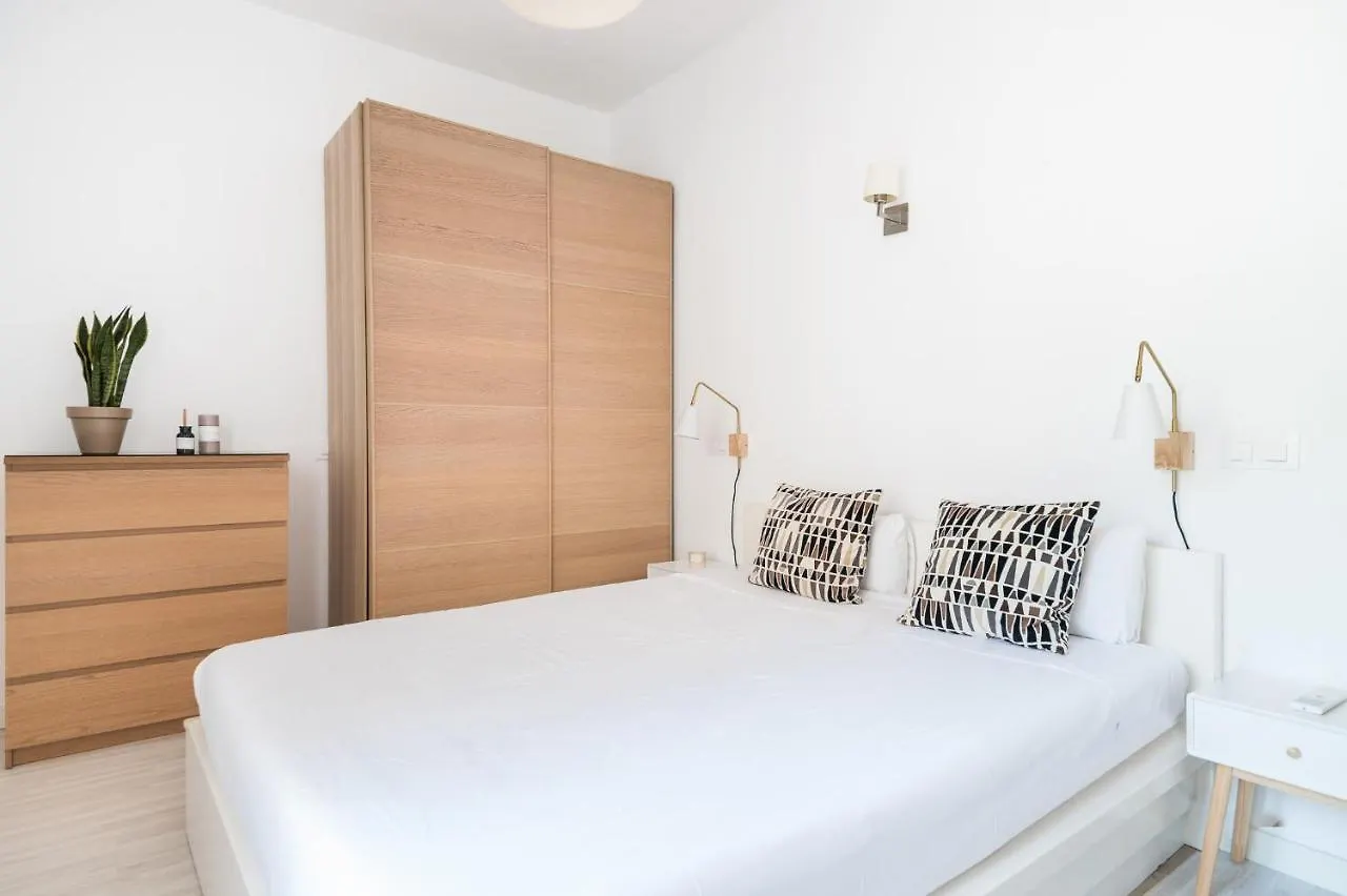 Spacious 3 Bed Apt In The Heart Of Sant Antoni Барселона 0*,  Испания