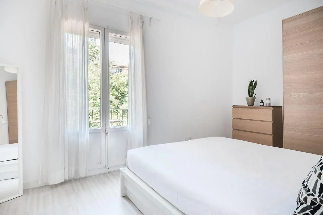 Spacious 3 Bed Apt In The Heart Of Sant Antoni Барселона Апартаменты