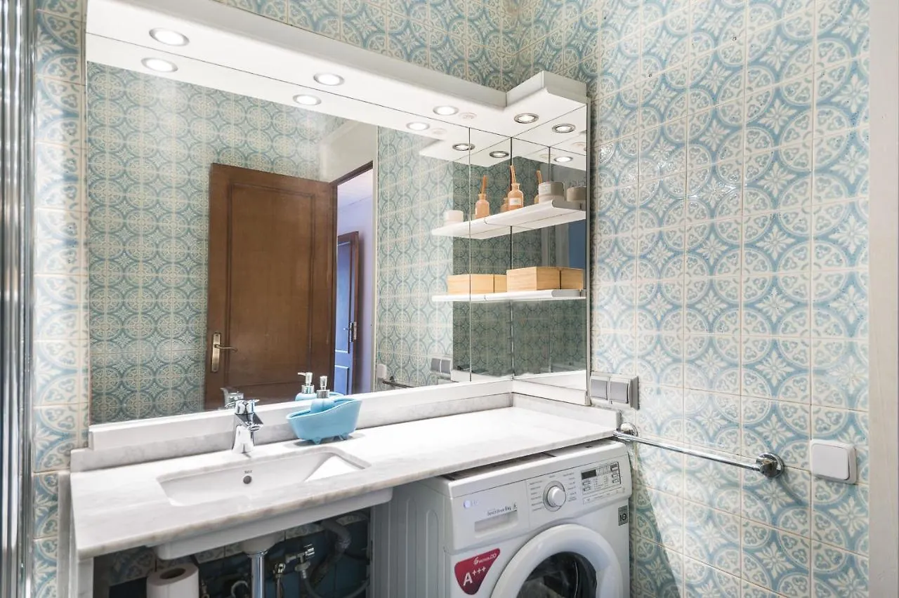 Spacious 3 Bed Apt In The Heart Of Sant Antoni Барселона Апартаменты